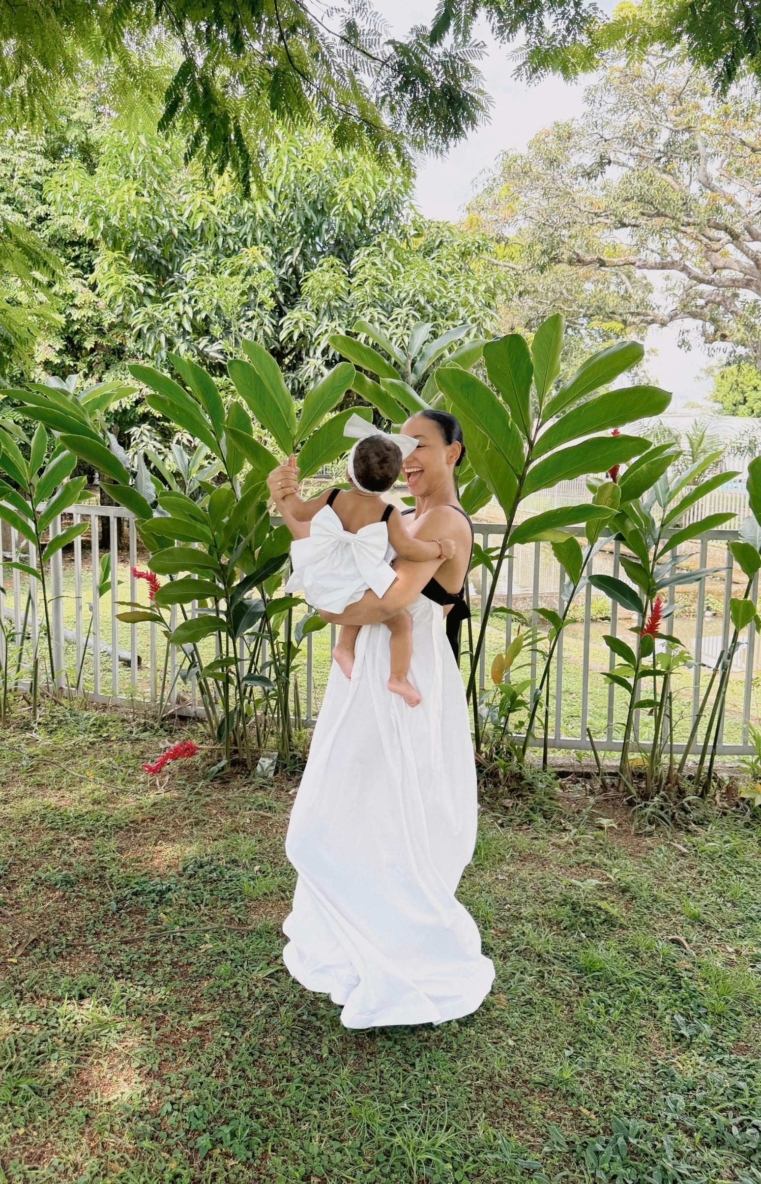 Brisa Mini Icon White